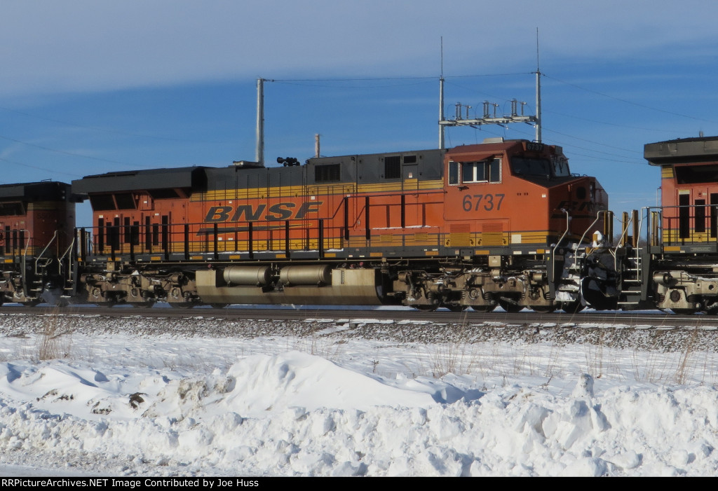 BNSF 6737